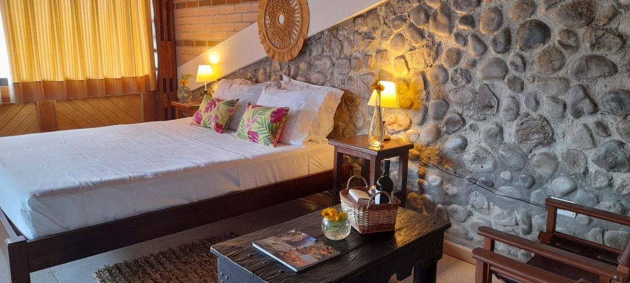 Ecohotel Bordones Isnos エクステリア 写真