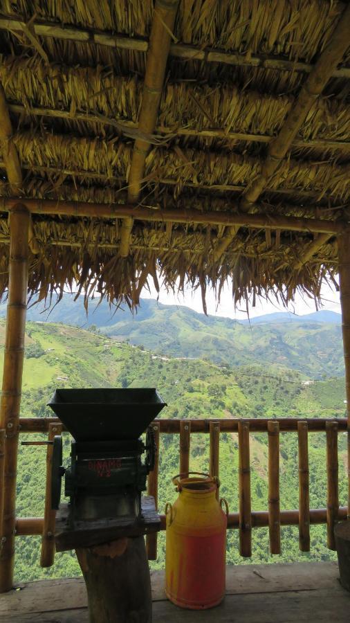 Ecohotel Bordones Isnos エクステリア 写真