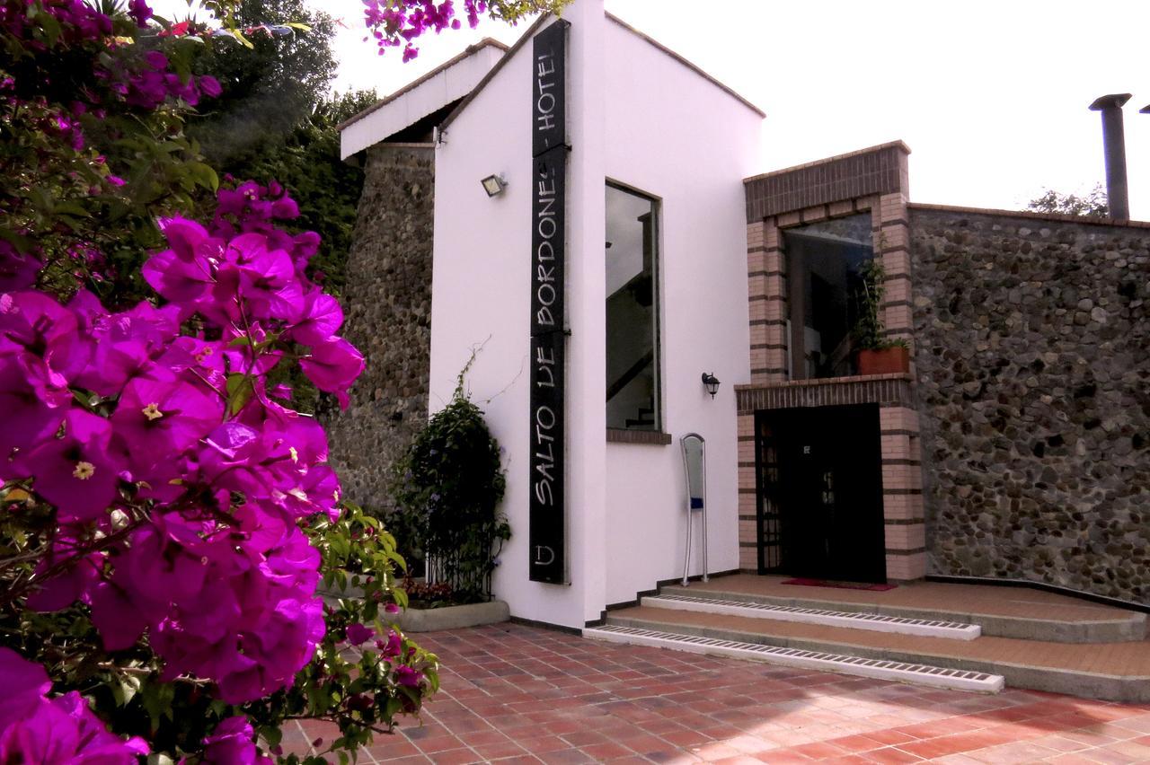 Ecohotel Bordones Isnos エクステリア 写真