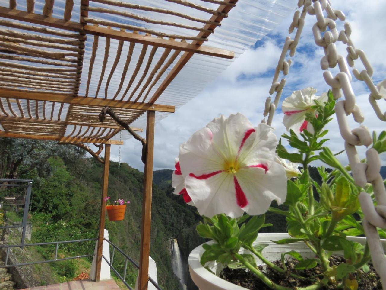 Ecohotel Bordones Isnos エクステリア 写真