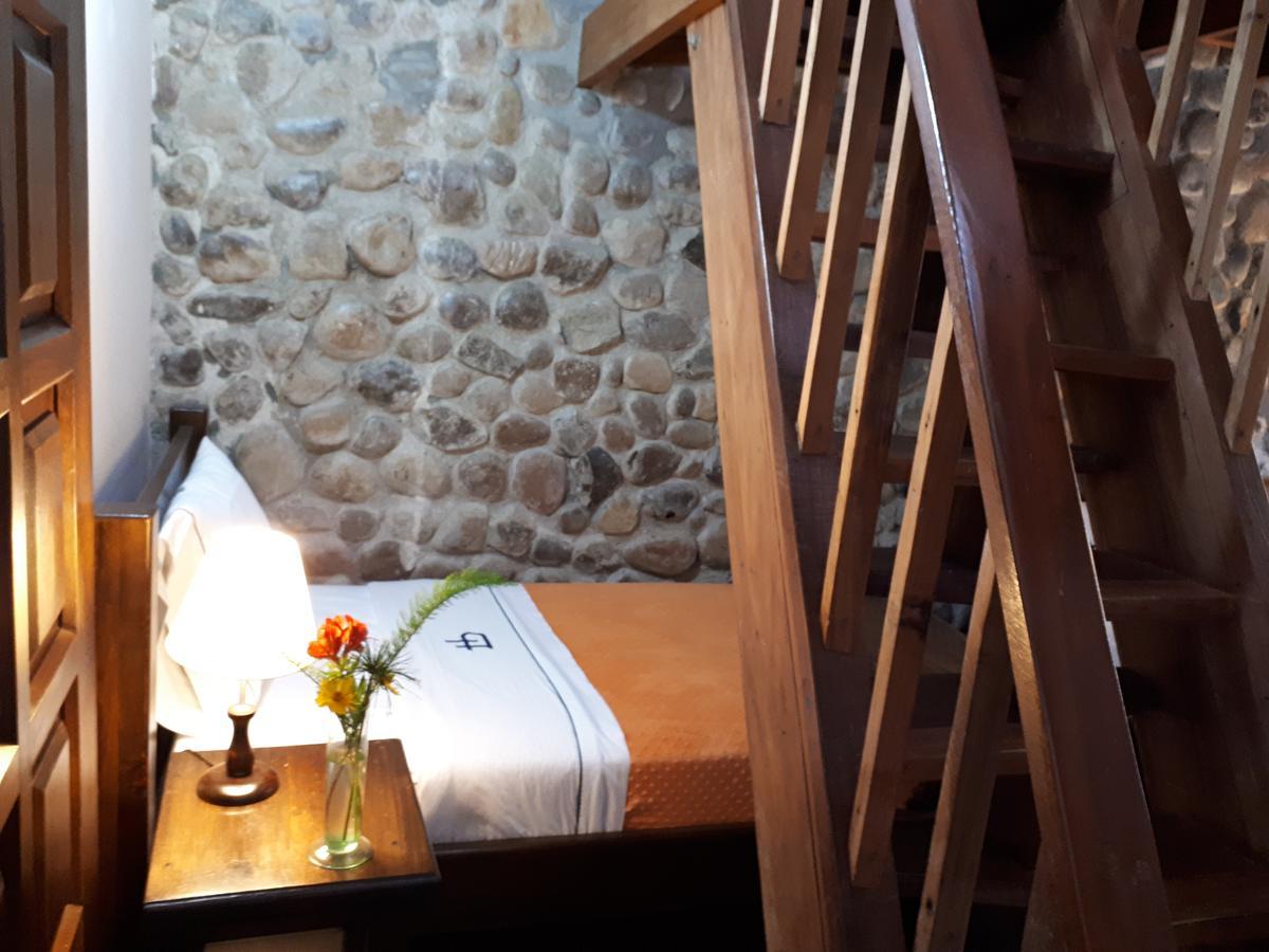 Ecohotel Bordones Isnos エクステリア 写真