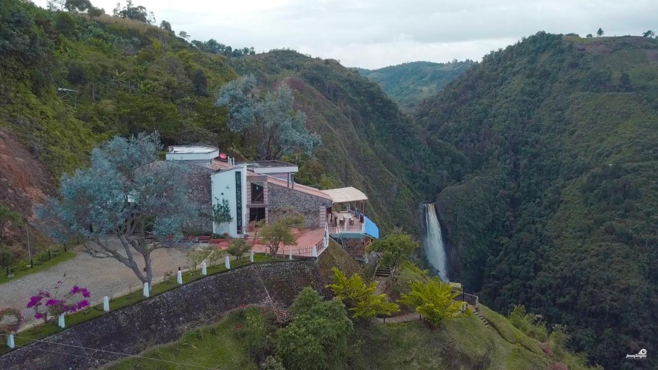 Ecohotel Bordones Isnos エクステリア 写真