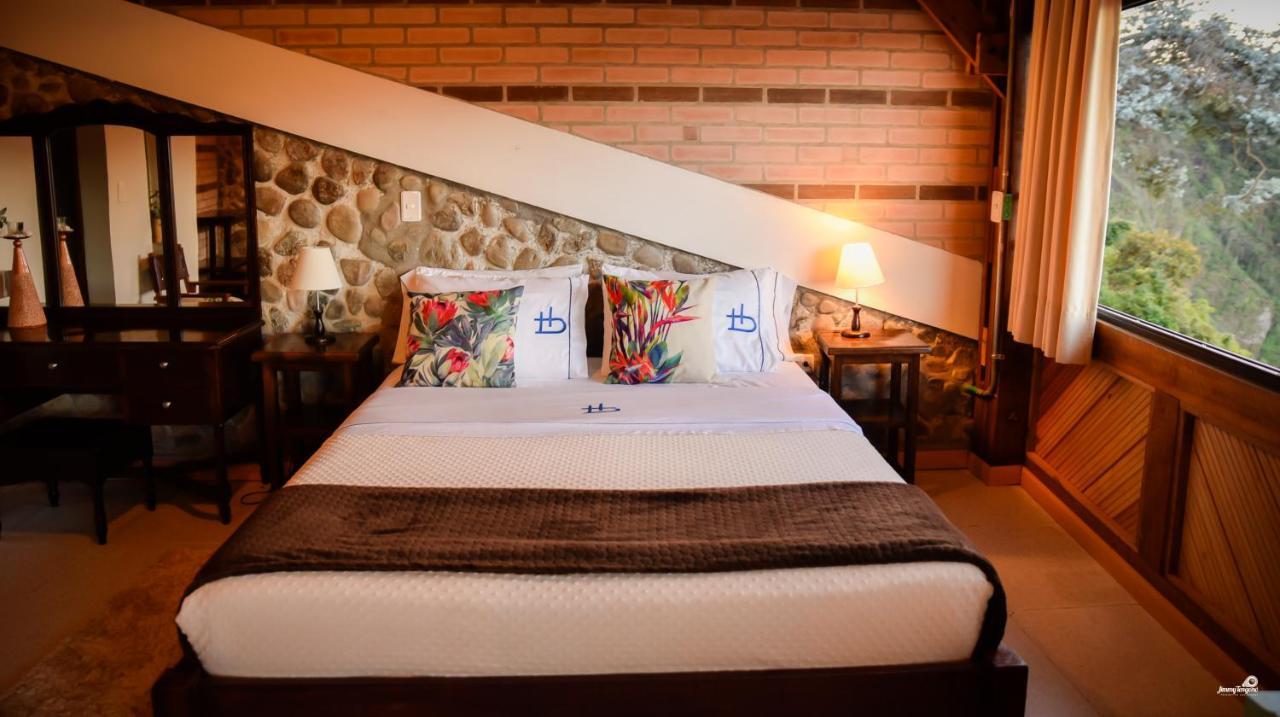 Ecohotel Bordones Isnos エクステリア 写真