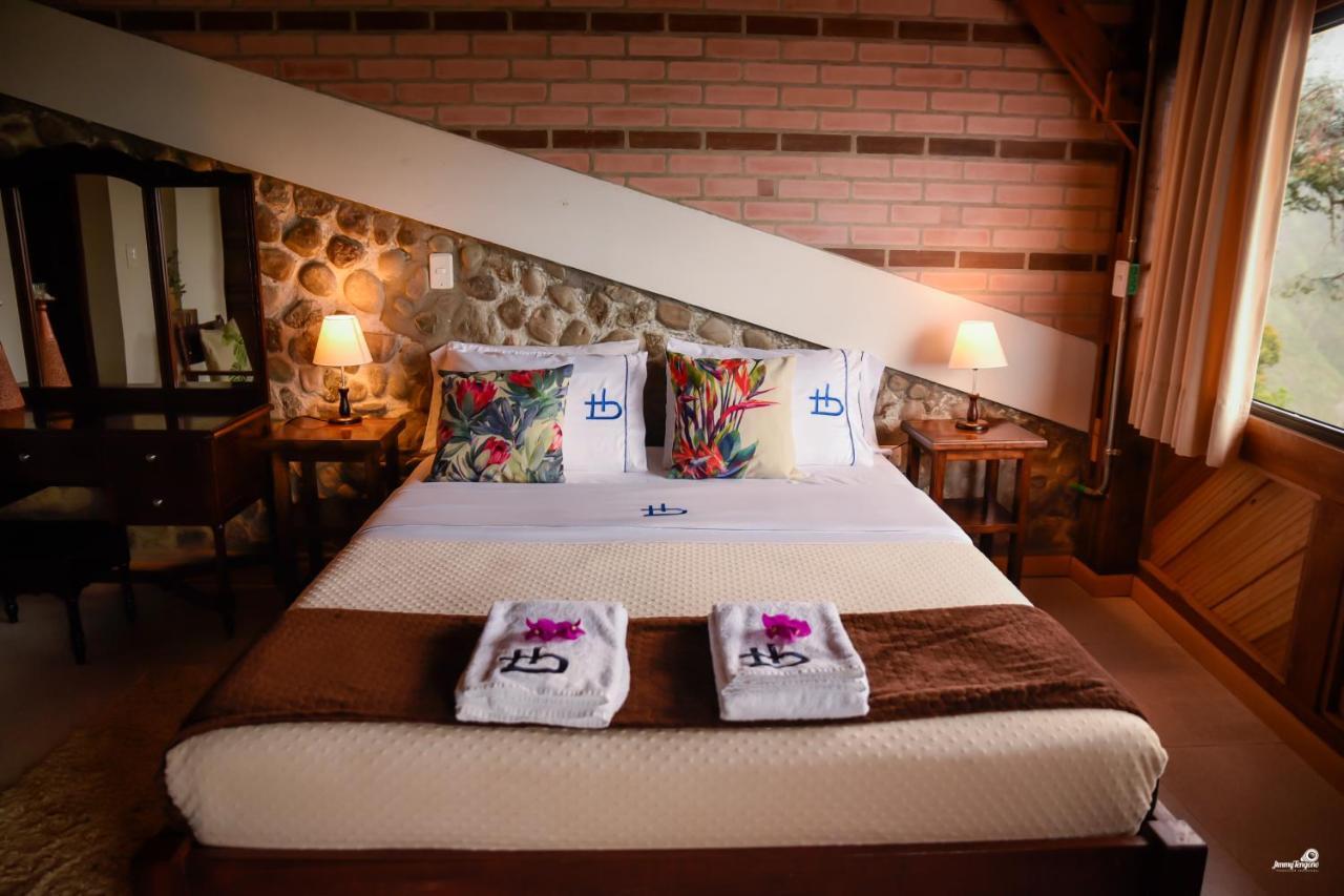 Ecohotel Bordones Isnos エクステリア 写真