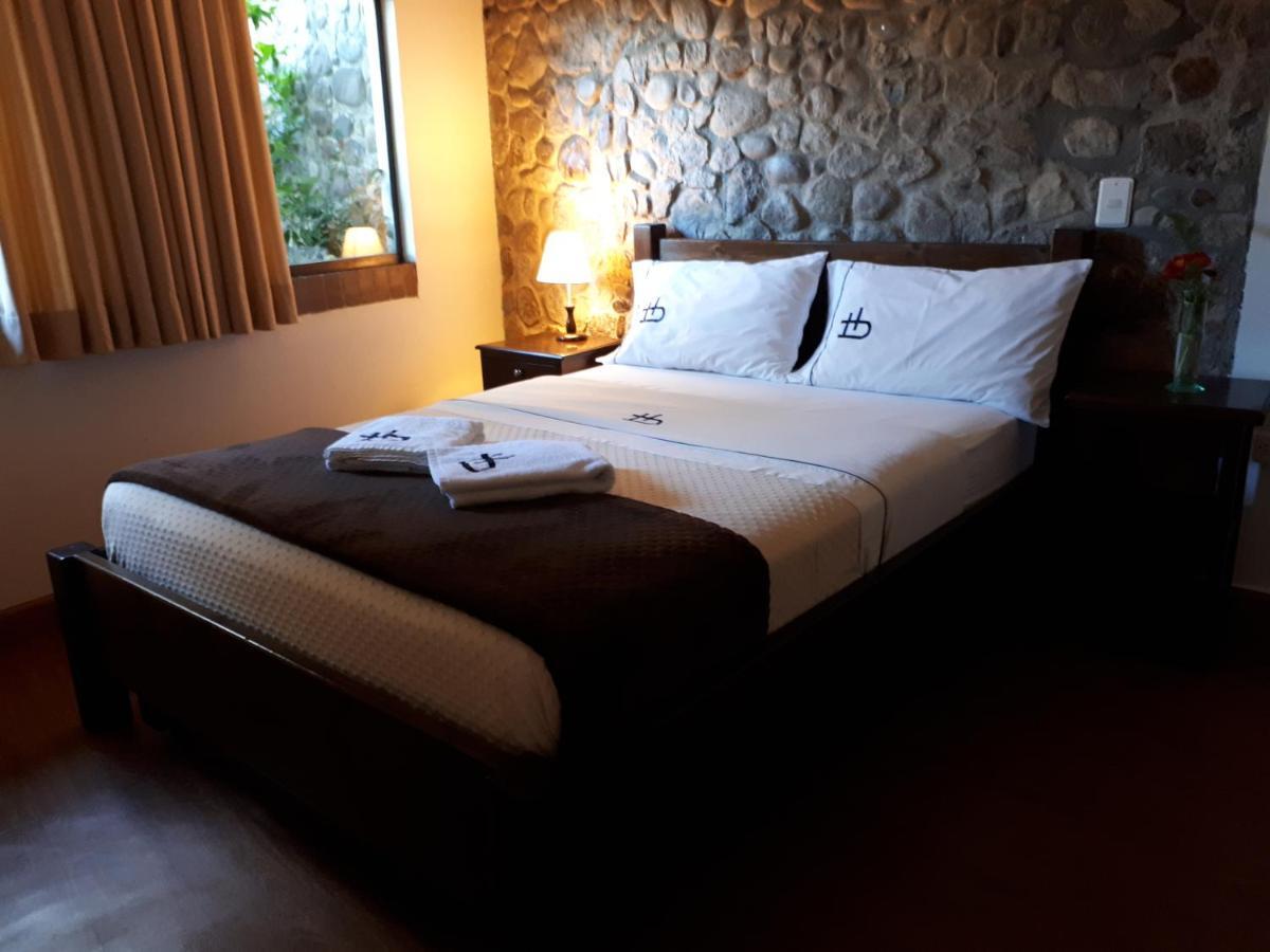 Ecohotel Bordones Isnos エクステリア 写真