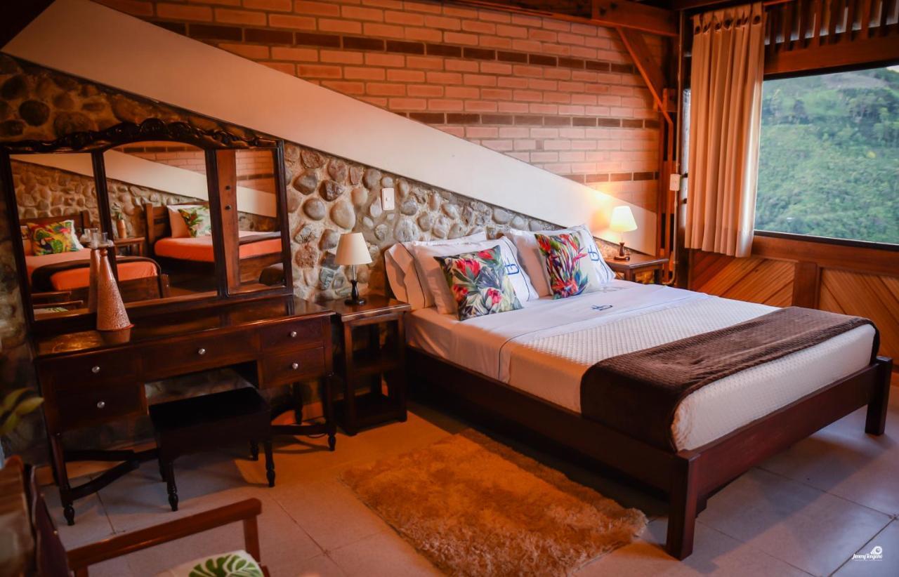 Ecohotel Bordones Isnos エクステリア 写真