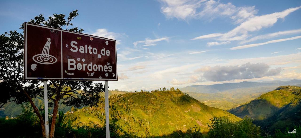 Ecohotel Bordones Isnos エクステリア 写真